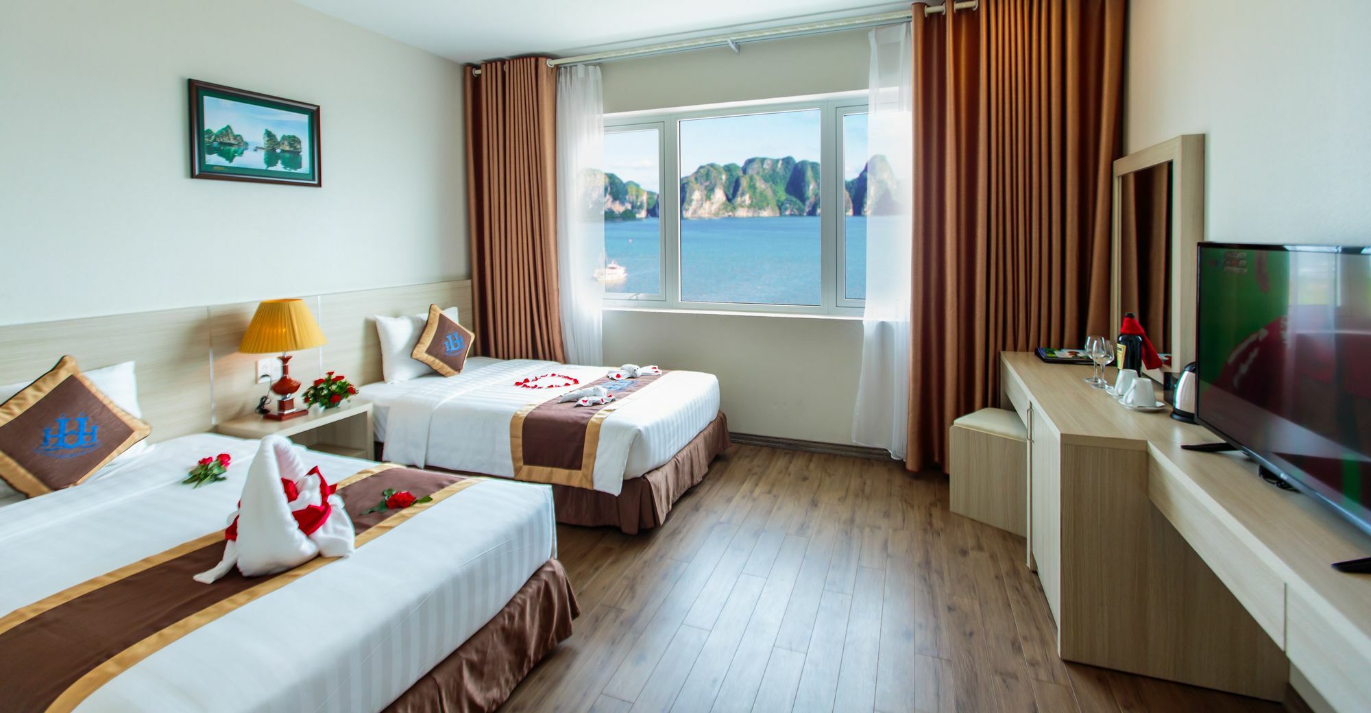 Halong Harbour Hotel Ha Long Bagian luar foto